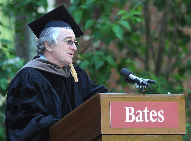 Actor Robert De Niro delivers his commencement speech at Bates College on Sunday. (AP-Yonhap News)