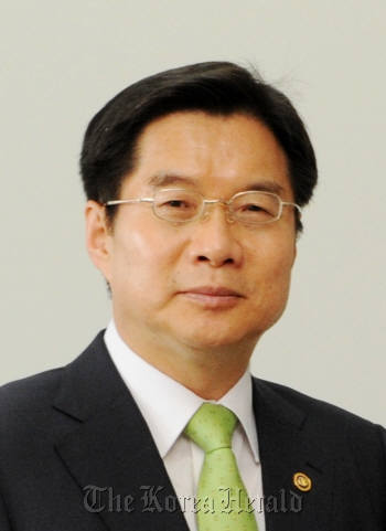 Commissioner Kim Ho-won