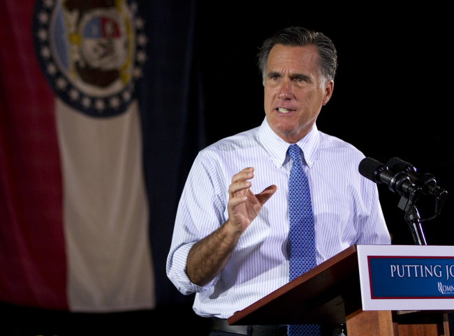 Republican presidential candidate, former Massachusetts Gov. Mitt Romney gestures during a campaign stop at Production Products in St. Louis, Missouri, Thursday. (AP-Yonhap News)