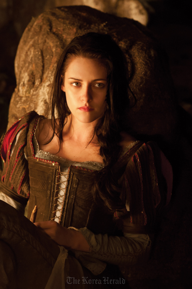 Kristen Stewart as Snow White in the action-adventure “Snow White and the Huntsman.” (MCT)