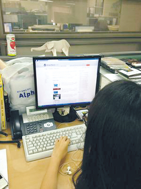 Some bloggers use Wordpress to work around the limits of Korean websites. (Yonhap News)