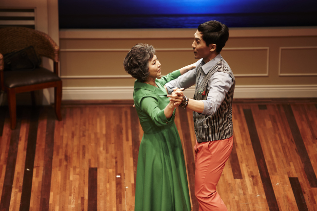 A scene from the play “Six Dance Lessons in Six Weeks.” (CJ E&M)