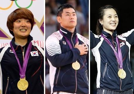 (From left) South Korean gold medalists Judoka Song Dae-nam, fencer Kim Ji-yeon and shooter Kim Jang-mi. (London Olympic Joint Press Corps)