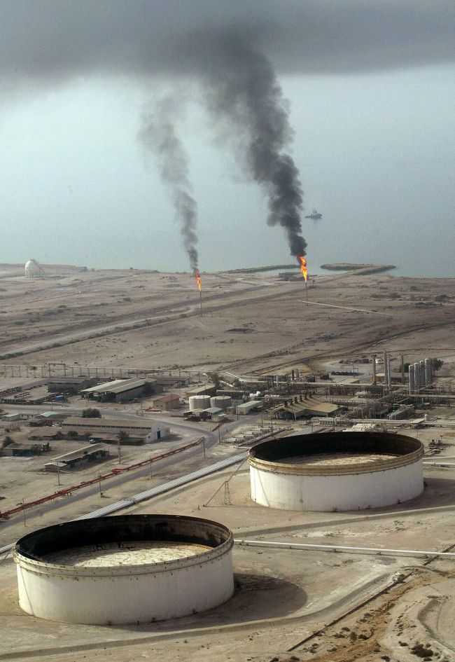 A general view of the Lavan oil refinery quay at Lavan island off the southern coast of Iran. (AFP-Yonhap News)