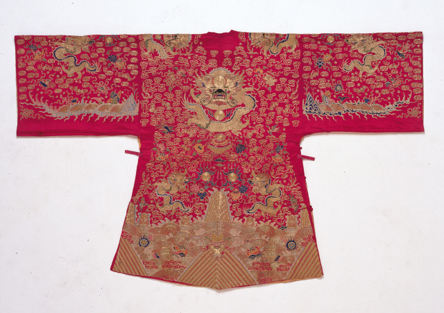 Qing wedding robe (The National Museum of Korea)