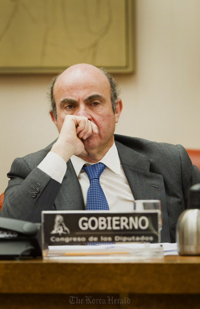 Spain’s Economy Minister Luis de Guindos (Bloomberg)