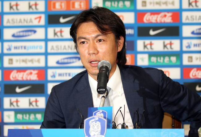 Hong Myung-bo, the head coach of the Olympic soccer team, speaks during a press conference in Seoul on Wednesday. (Yonhap News)