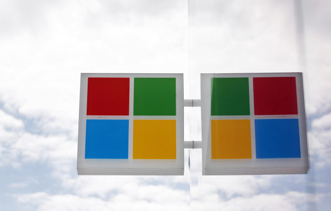 The new Microsoft logo is seen at a company store in Seattle. (AP-Yonhap News)