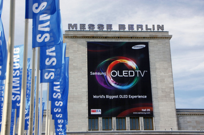 Samsung Electronics publicizes OLED TV in Berlin, Germany, ahead of the opening of the 2012 IFA electronics show that opens on Friday. (Samsung Electronics)