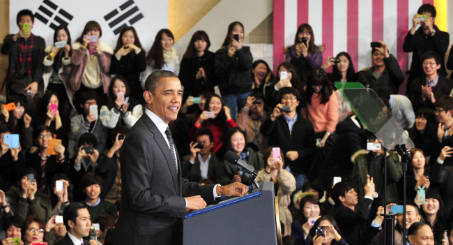 U.S. President Barack Obama delivers an address at the Hankuk University of Foreign Studies on March 26. (Yonhap News)