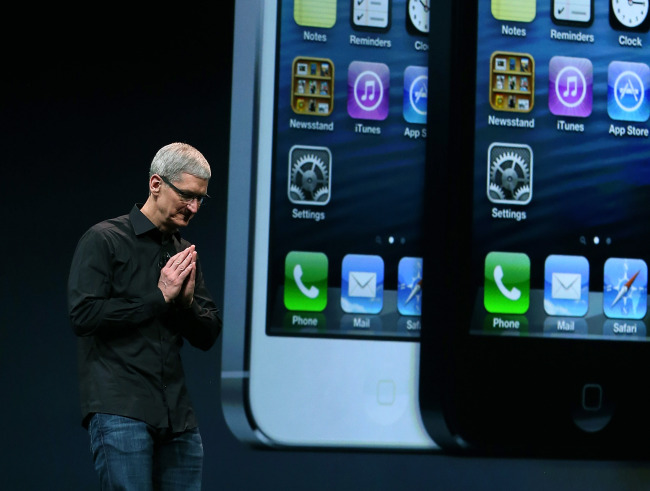 Apple CEO Tim Cook speaks during an Apple special event at the Yerba Buena Center for the Arts in San Francisco, California, Thursday. (AFP-Yonhap News)