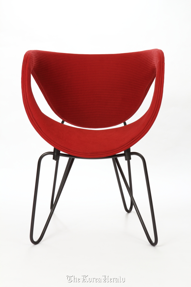 “Bag Chair” by Shin Ji-hoon, presented at Maison et Objet last week in Paris. (Seoul Design Foundation)