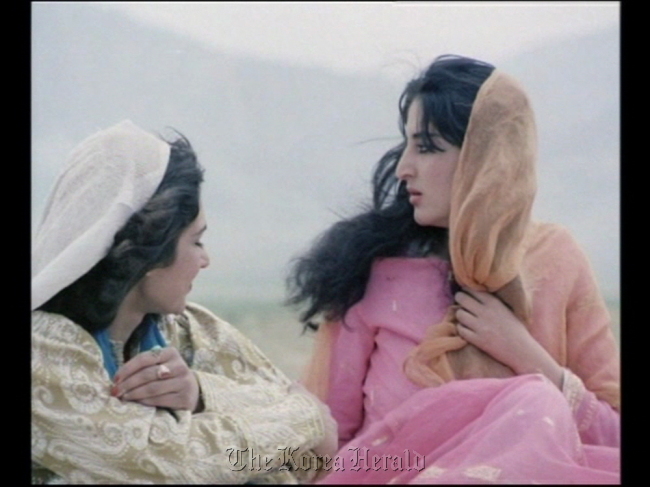 A scene from director Afghan Latif Ahmadi’s 1986 film “Love Epic,” one of the six films featured at BIFF’s Afghanistan National Film Archive program this year. (BIFF)