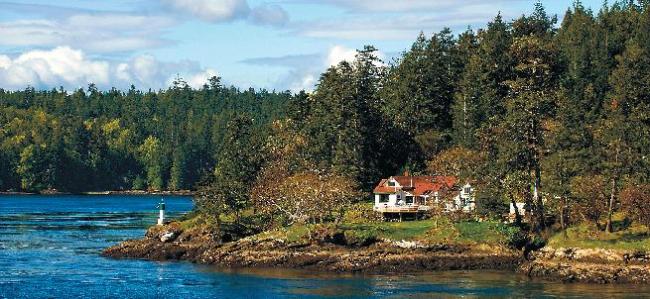 Homes on the islands around Vancouver Island can be viewed from the BC Ferries, Spirit of Vancouver Island ferry, as it makes its way from Tsawwassen to Swartz Bay terminal. (Leonard Ortiz/Orange County Register/MCT)