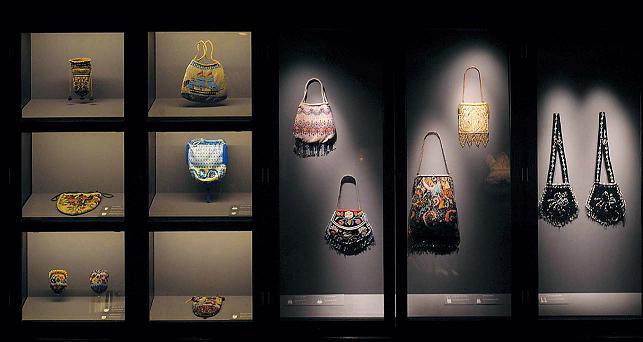 The historical gallery displays European handbags from the 16th-19th ...