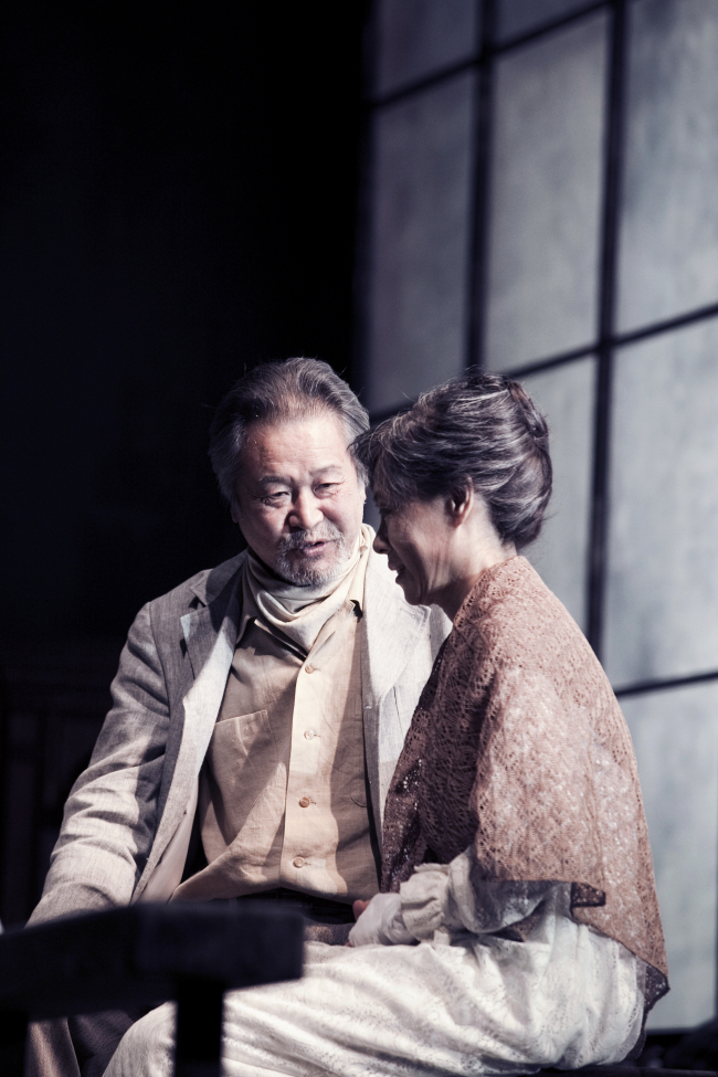 A scene from the play “Long Day’s Journey into Night” (The National Theater of Korea)