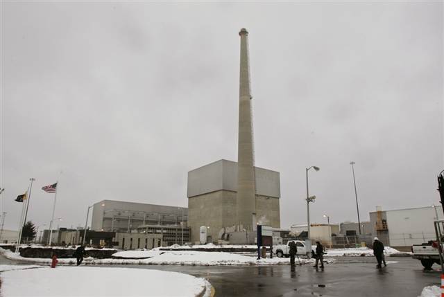 The nuclear reactor at the Oyster Creek nuclear plant in Lacey Township, N.J., sits inside this large building. (AP)