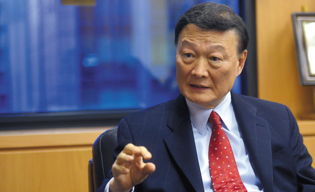 Samuel Koo, chairman of the Presidential Council on Nation Branding, speaks to The Korea Herald at his office in downtown Seoul on Monday. (Kim Myung-sub/The Korea Herald)