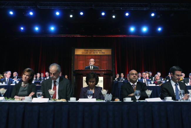 Federal Reserve Chairman Ben Bernanke speaks at the Economic Club of New York in New York City on Tuesday. (AFP-Yonhap News)