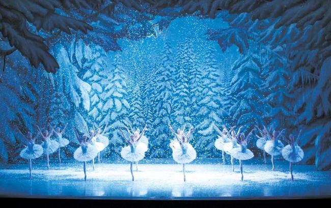 “The Nutcracker” (Universal Ballet)