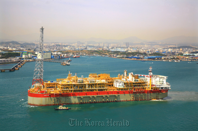 The Usan floating production, storage and offloading vessel, manufactured by Hyundai Heavy Industries, departs to Nigeria in April. (HHI)