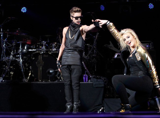 Justin Bieber performs at Hot 99.5`s Jingle Ball 2012 at the Patriot Center in Fairfax, Virginia on Tuesday. (UPI-Yonhap News)