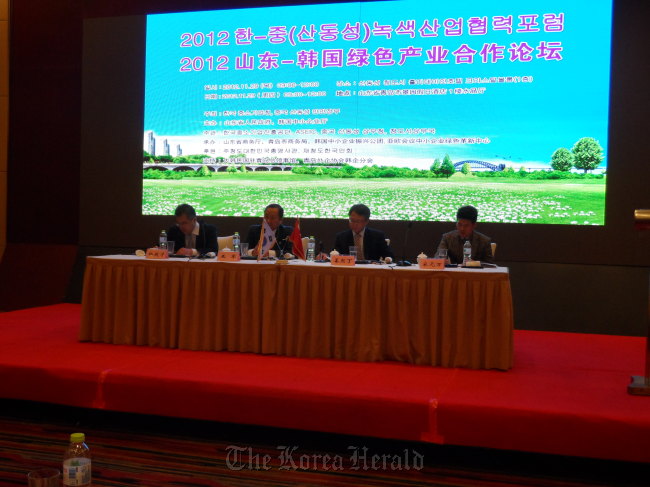 ASEIC hosts a green partnership forum for Korean and Chinese SMEs with the Shandong province government in Qingdao, Shandong province, on Nov. 29.