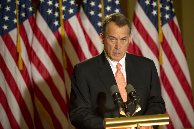 Speaker of the House John Boehner speaks about the fiscal cliff to members of the media in the White House Briefing Room on Wednesday. (UPI-Yonhap News)