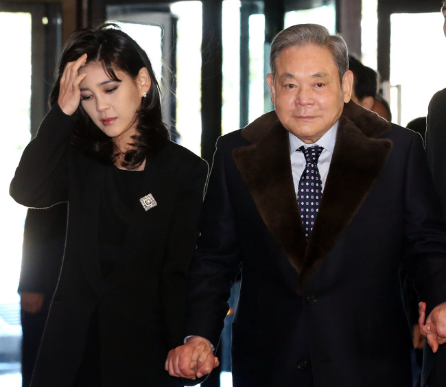 Lee Boo-jin (left) and Lee Kun-hee. (Yonhap News)