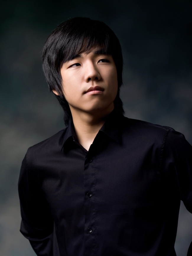 Pianist Sohn Jeung-beum who will perform at Kumho Art Hall on Jan. 31