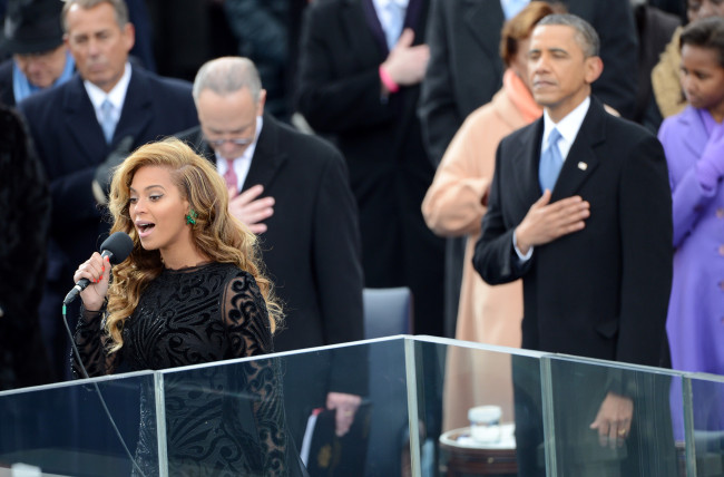 Beyonce sings the national anthem during the presidential inauguration ceremony in Washington, D.C., on Monday. (UPI-Yonhap News)