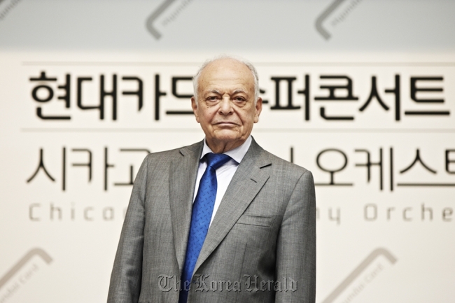 Maestro Lorin Maazel at a press conference at the Hyundai Card headquarters in Seoul on Wednesday. (Hyundai Card)