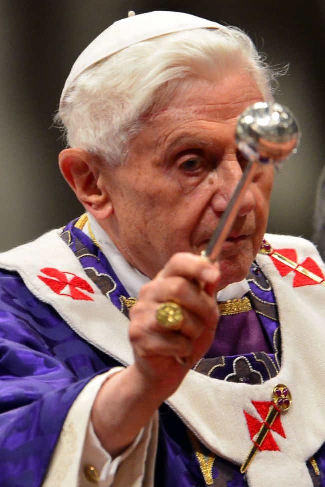 Pope Benedict XVI leads the mass for Ash Wednesday, opening Lent, the forty-day period of abstinence and deprivation for the Christians, before the Holy Week and Easter, on Thursday at St Peter`s basilica at the Vatican. (AFP-Yonhap News)