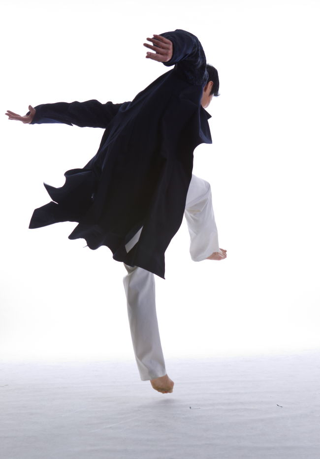 Promotional image for the upcoming dance performance “Gentleman” (The National Dance Company of Korea)