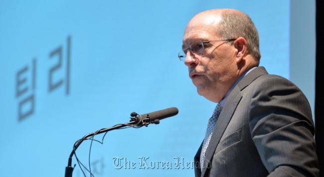 GM vice president Tim Lee speaks at a news conference at the Korean unit headquarters of GM in Bupyeong, Incheon, on Friday. (Kim Myung-sub/The Korea Herald)