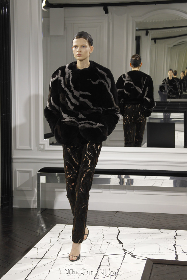 VINTAGE BALENCIAGA BY NICOLAS GHESQUIERE BLACK MODERNIST DRESS