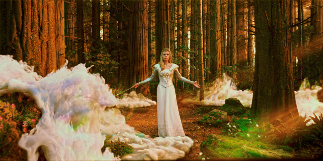 Glinda (Michelle Williams), the Good Witch, invokes her powers in Disney’s “Oz the Great and Powerful.” (Disney/MCT)