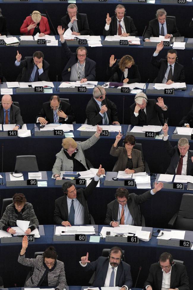 Members of the European Parliament take part in a voting session at the European Parliament in Strasbourg, eastern France, Wednesday. (AFP-Yonhap News)