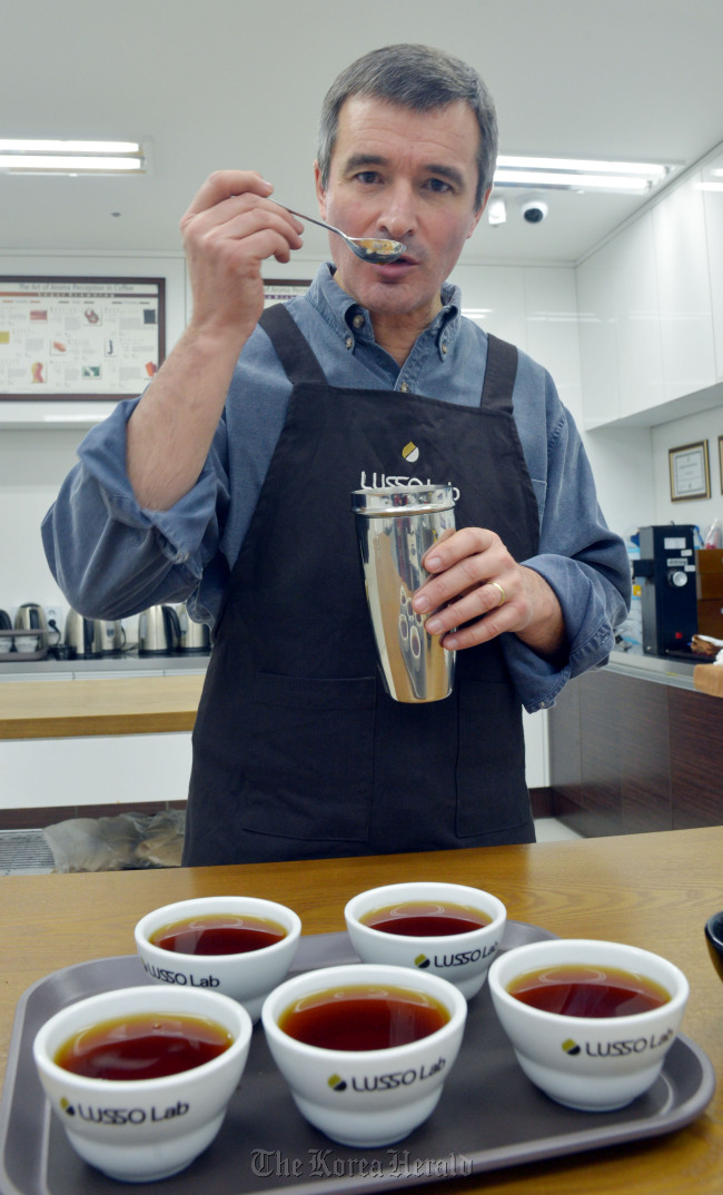 Mane Alvez tastes coffee at Lusso Lab, a posh coffee shop in Cheongdam-dong, southern Seoul. (Kim Myung-sub/The Korea Herald)