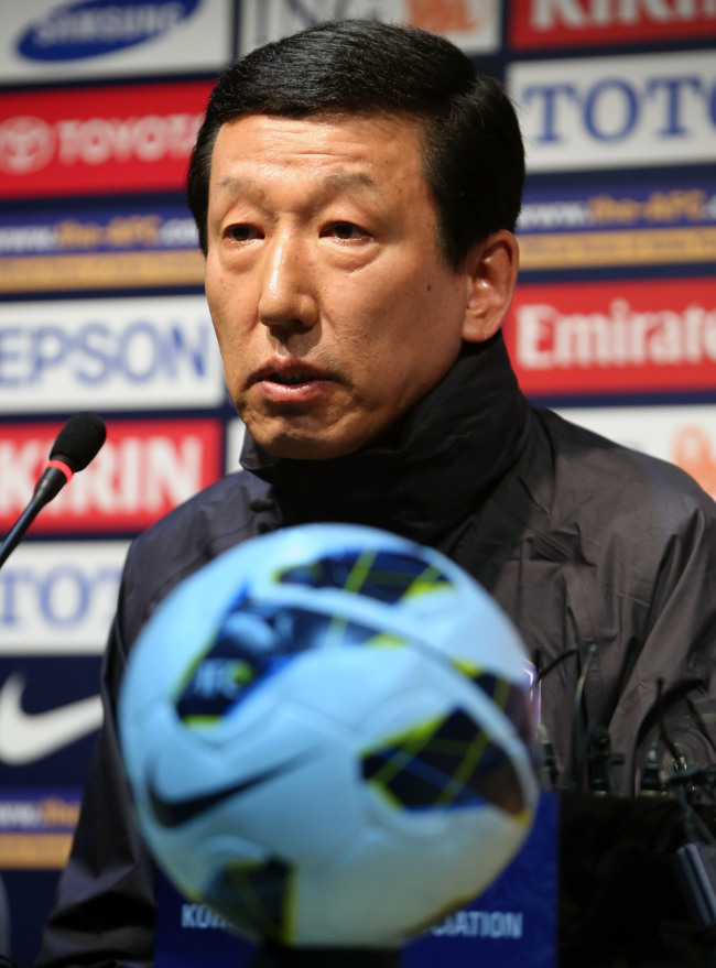 Korea head coach Choi Kang-hee (Yonhap News)