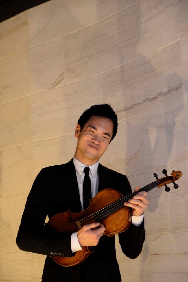 Violist Richard Yongjae O’Neill poses for The Korea Herald on Thursday at Plaza Hotel in Seoul. (Park Hae-mook/The Korea Herald)