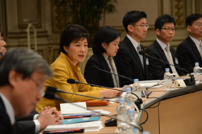 President Park Geun-hye speaks during a joint policy briefing by the ministries of education and culture Thursday. (Chung Hee-cho/The Korea Herald)