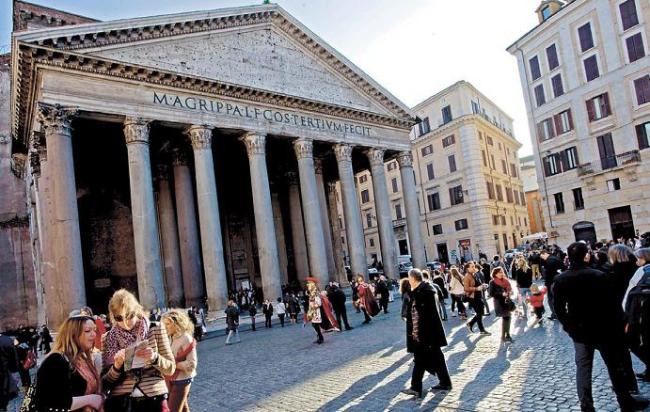 The Pantheon in Rome is located on the Piazza della Rotonda. (MCT)