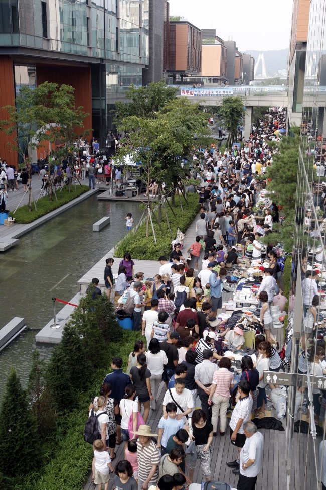 A total of 80,000 people have visited the Songdo Good Market in the past two years. (Gale International)