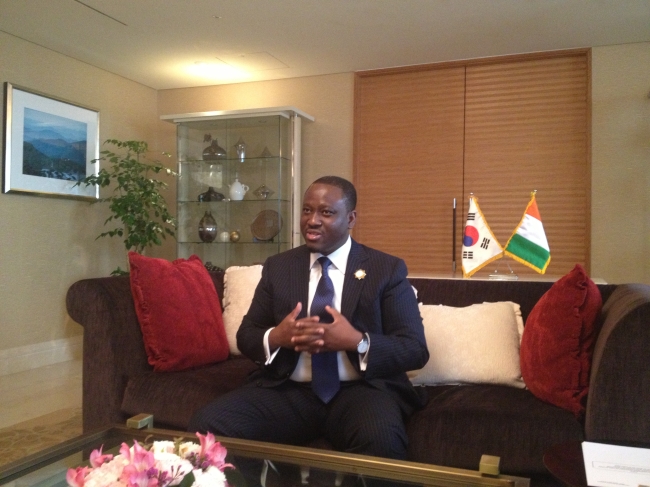 Guillaume Kigbafori Soro, the president of Cote d’Ivoire’s National Assembly, gestures during an interview with The Korea herald in Seoul, Friday.