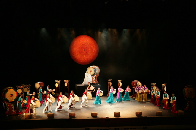 A scene from Kook Soo-ho’s Didim Dance Company’s “Korean Drum ― Journey of a Soul.” (GDF)