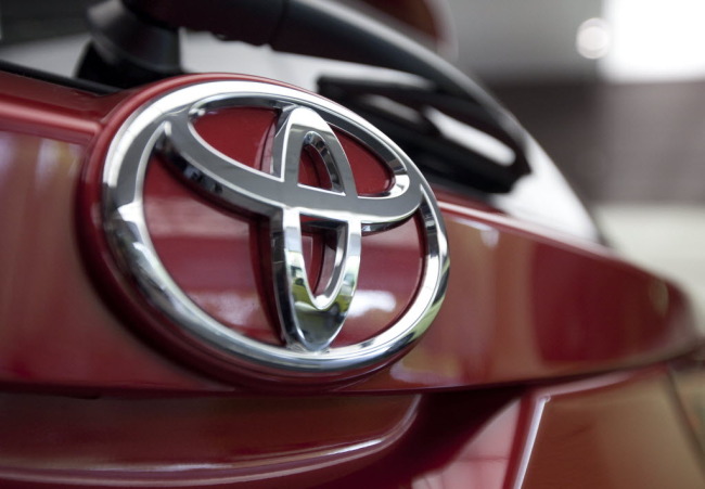 The Toyota Motor Corp. logo is displayed at its head offices in Tokyo. (Bloomberg)