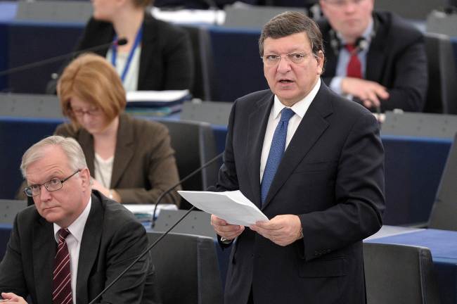 European Union Commission President Jose Manuel Barroso gives a speech during a debate with European Union parliament groups leaders, at the European Parliament in Strasbourg on Tuesday. (AFP-Yonhap News)