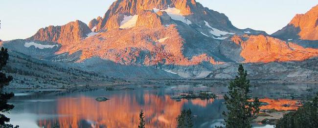 This Sept. 25, 2012 file photo shows Banner Peak in the Ansel Adams Wilderness outside Yosemite National Park in California. Yosemite is one of the most visited parks in the national park system, but a hiking trip to the backcountry can offer access to uncrowded, pristine areas. (AP-Yonhap News)