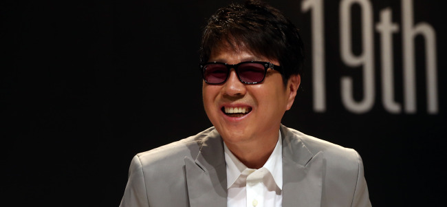 Cho Yong-pil at a press conference before his show case on April 23. (Yonhap)